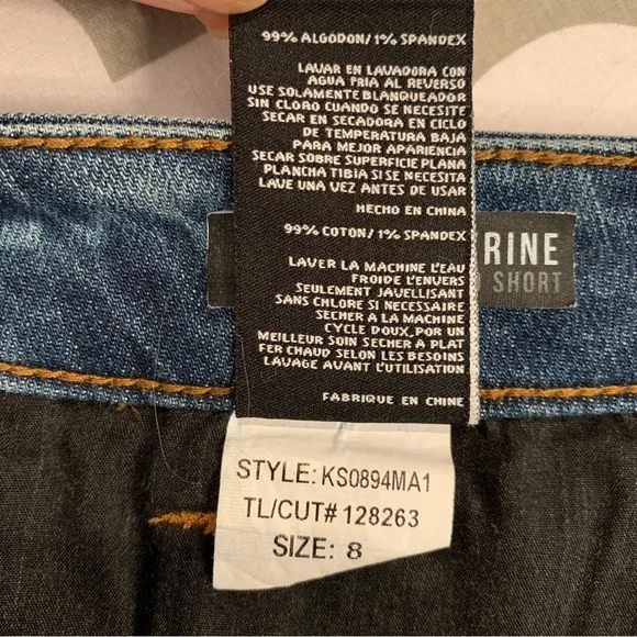 Kut from the Kloth Catherine Boyfriend Jean Shorts Size 8 Cuffed Distressed - Picture 4 of 16